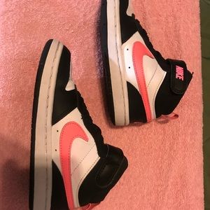 Pink & white Youth Nike Retro Jordan’s